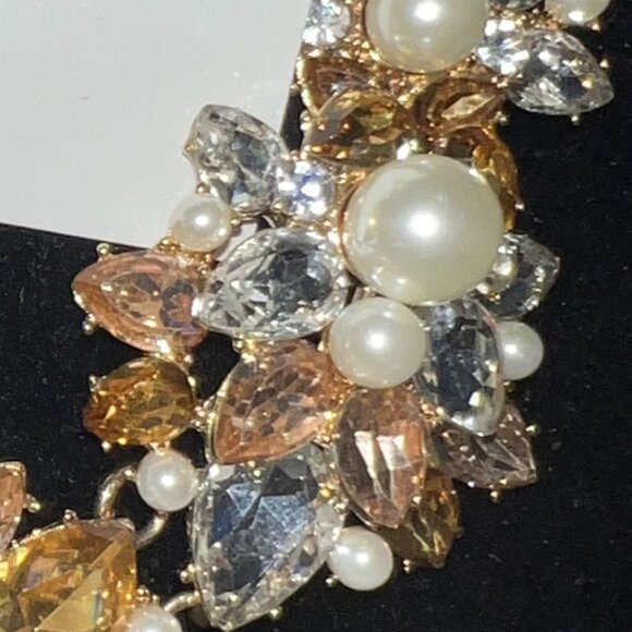 Macys culture pearls and crystals necklace, earrings and bracelet set - NWT - Picture 10 of 12